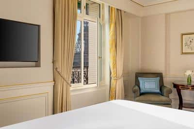 Eiffel View Room