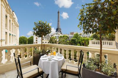 Duplex Terrace Eiffel View Suite