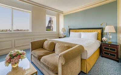 Terrace Eiffel View Room