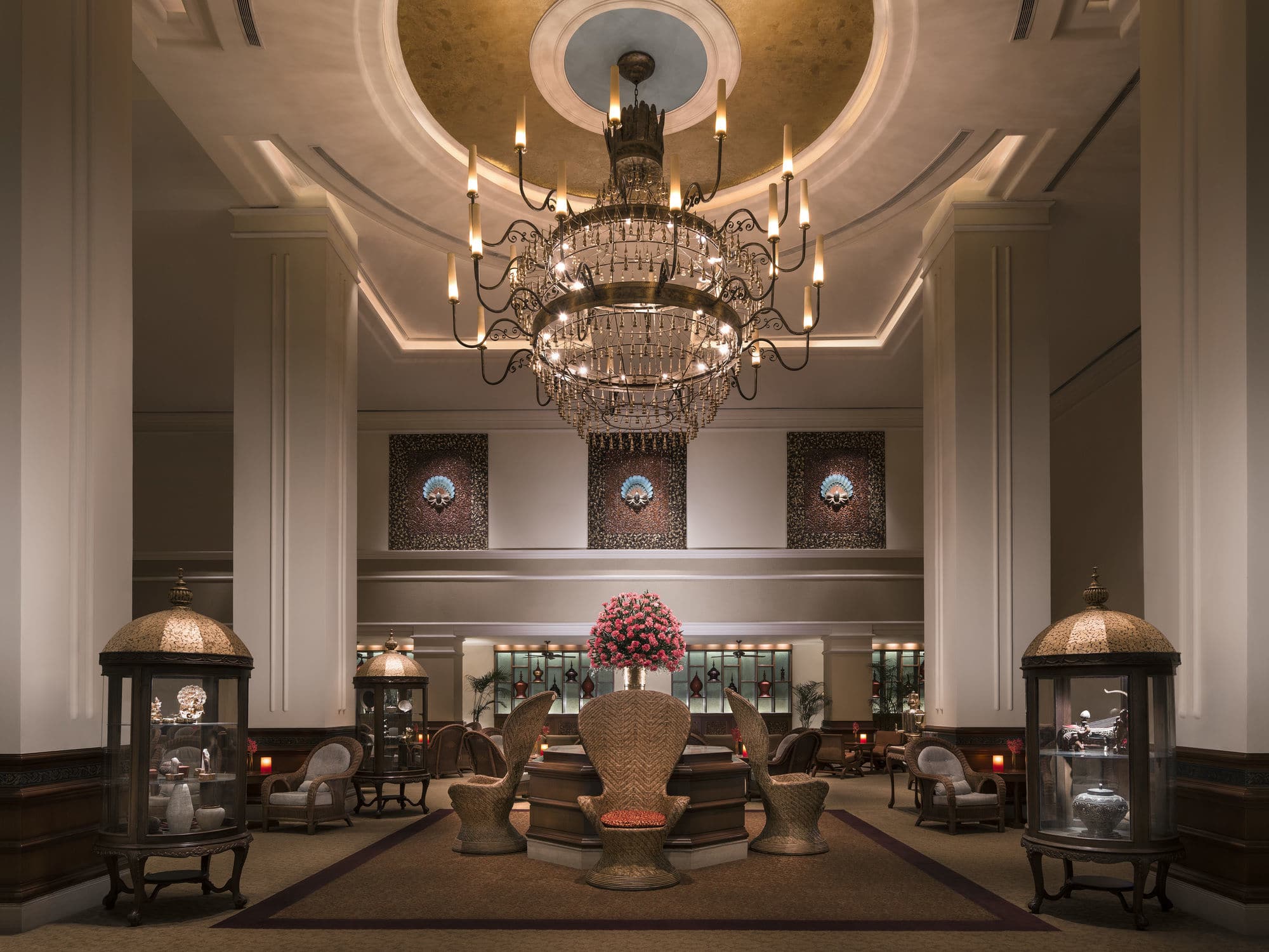 Sule Shangri-La, Yangon
