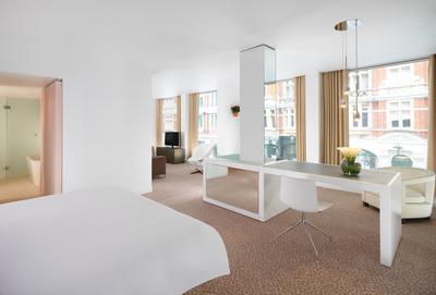Corner Suite