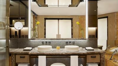 Deluxe Harbour-View Room