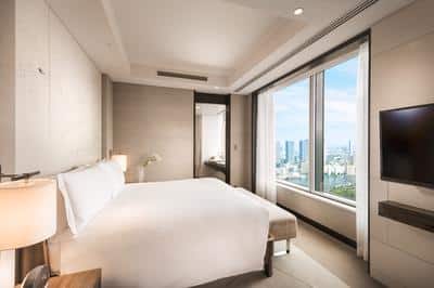 King Suite Bay Corner