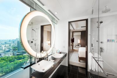 King Suite Bay Corner