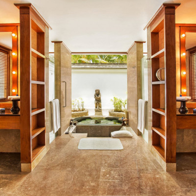 Luxury Villa Garden View