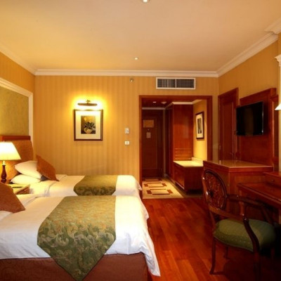 Madina Oberoi image