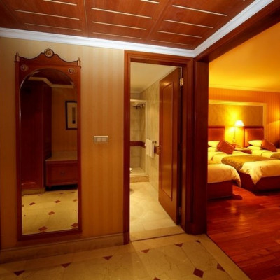 Madina Oberoi image