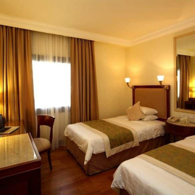 Madina Oberoi image