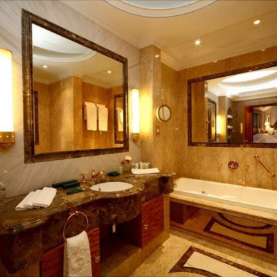 Madina Oberoi image