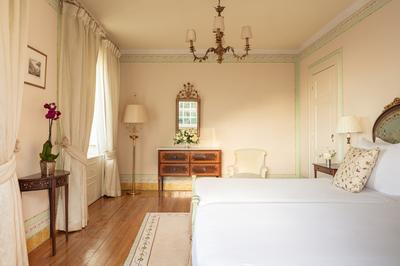 Deluxe Room with Valley View