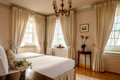 Deluxe Room with Valley View
