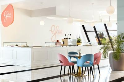 Glee Boutique Café
