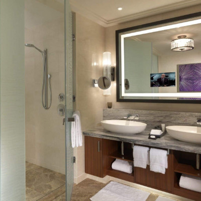 Deluxe Room / Deluxe Waterfront Room