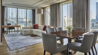 Deluxe Four Seasons Executive Suite