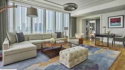 Premier Four Seasons Executive Suite