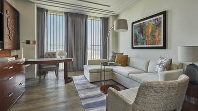Four Seasons Executive Suite