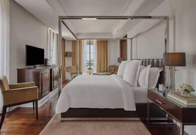 Premier Corner King Room