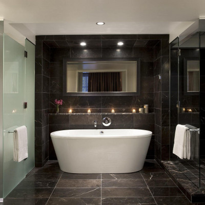 Deluxe Room Bathroom