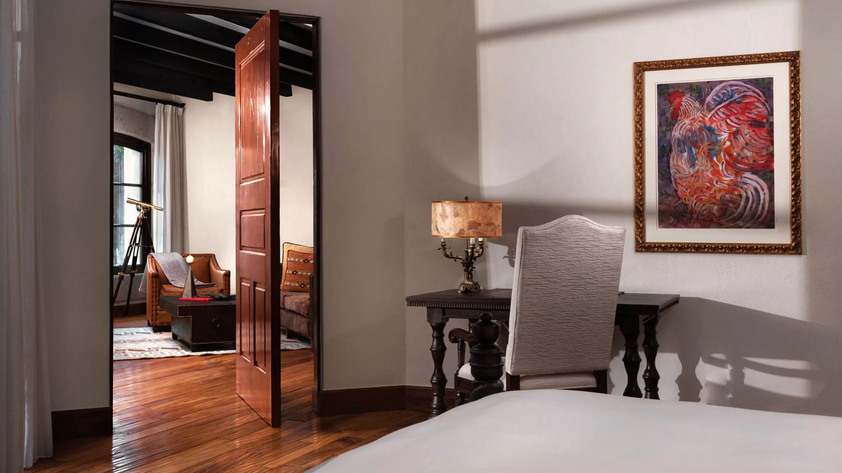 Deluxe Colonial Suite