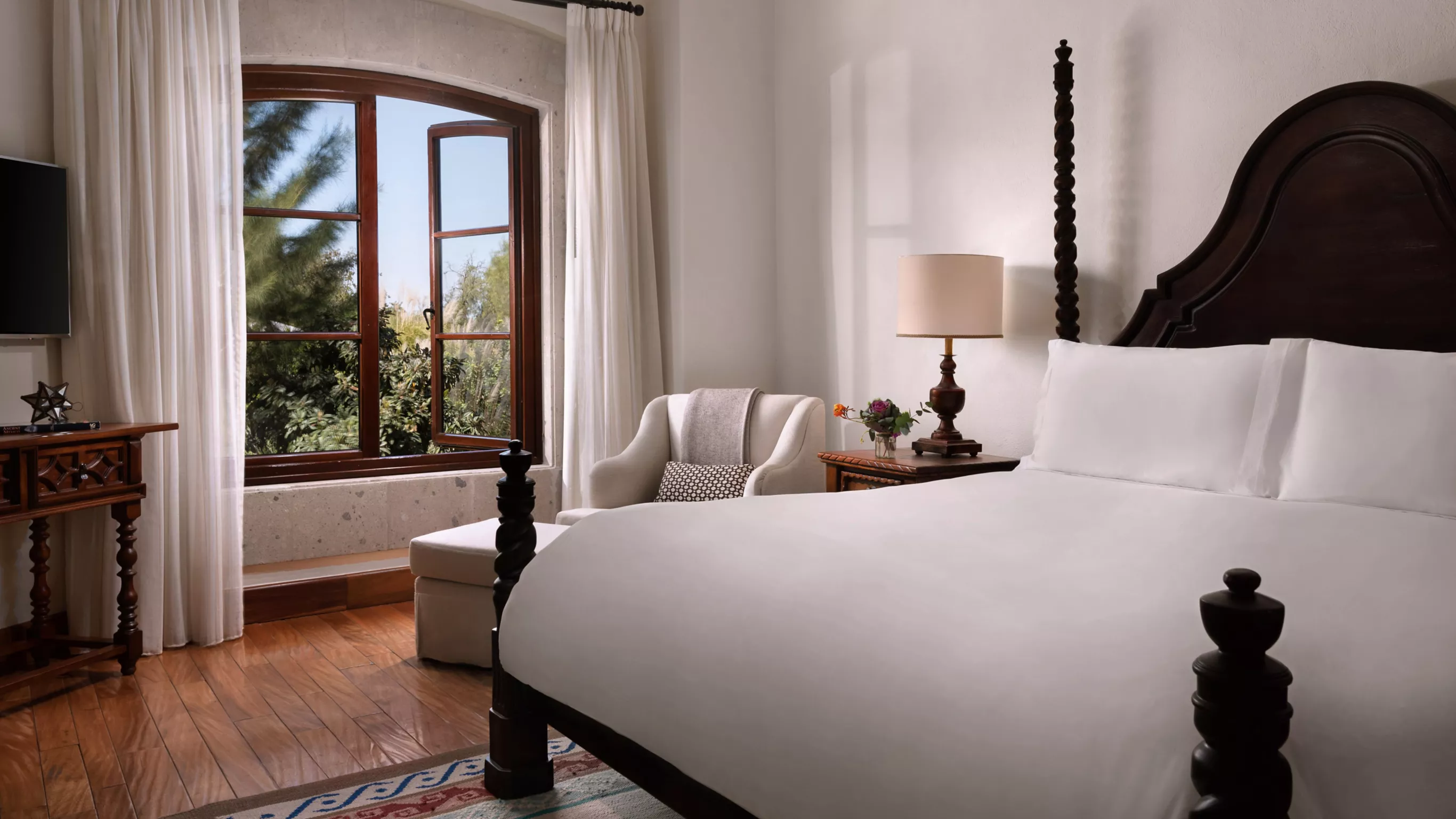 Colonial Suite