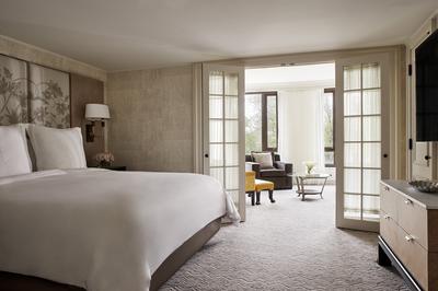 Senator Suite