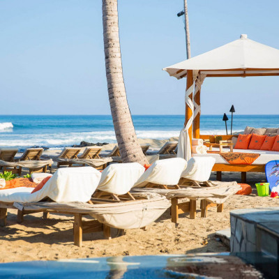 Sunbeds & Cabanas