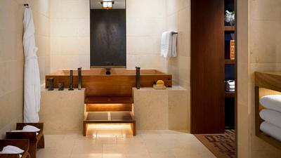 Alii Royal Suite