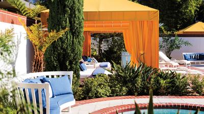 Poolside Dining