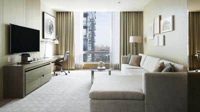 1-Bedroom Deluxe Corner Suite