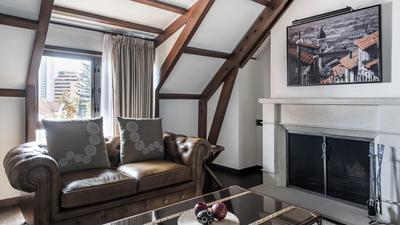 One-Bedroom Suite with Fireplace
