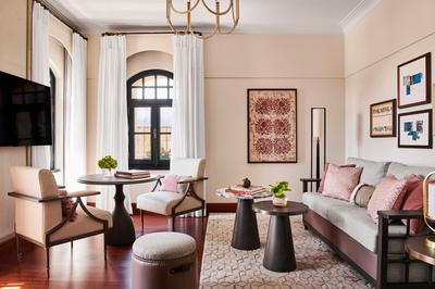 Four Seasons Executive Suite