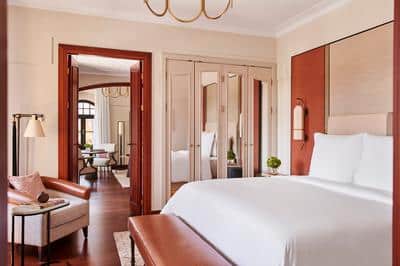 Four Seasons Executive Suite