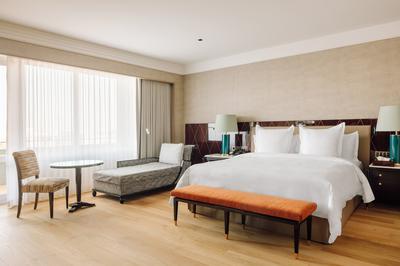 1-Bedroom Deluxe Suite