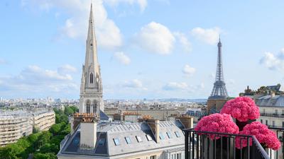 Eiffel Tower Suite - Two Bedroom