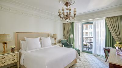 Four Seasons Executive Suite