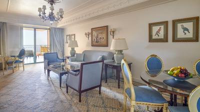 Four Seasons Executive Suite