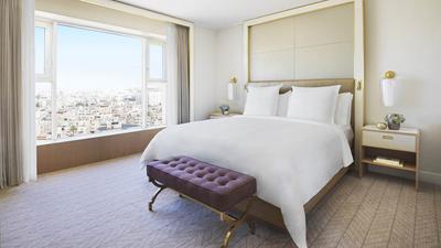 Four Seasons Executive Suite