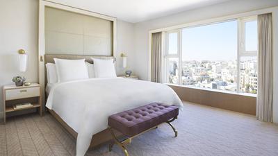 Four Seasons Executive Suite