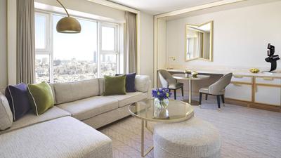Four Seasons Executive Suite