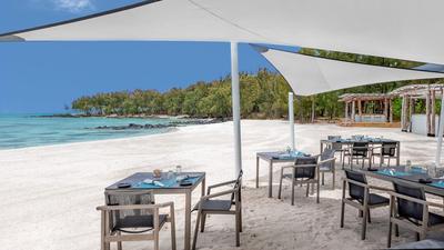La Plaz Beach Grill