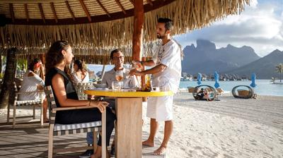 Fare Hoa Beach Bar and Grill