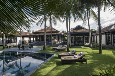 Three-Bedroom Hilltop Pool Villa