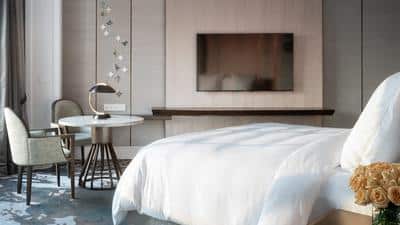 1-Bedroom Ambassador Suite