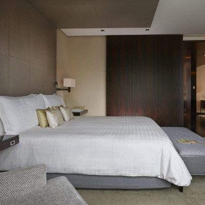 Deluxe One-Bedroom Suite