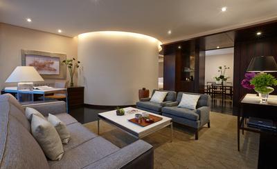 Deluxe One Bedroom Suite King