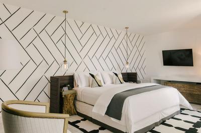 Junior Suite One King