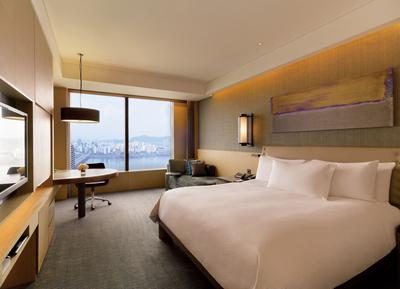 1 King Bed Premium River View Room