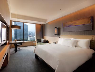 1 King Bed Deluxe Room - City/River View