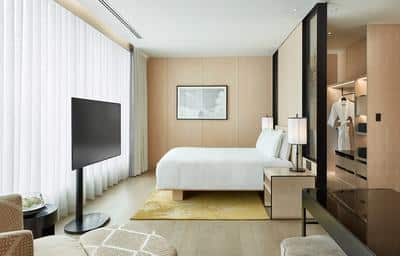 1 King Bed