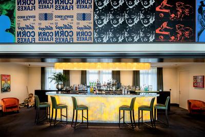Canvas Bar